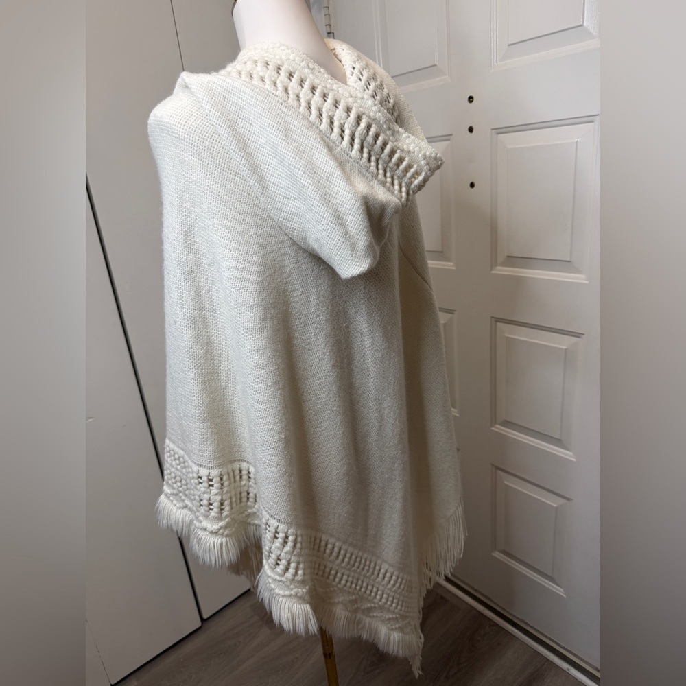 Max Edition Cream Knit Poncho with Fringe - Picture 7 of 8